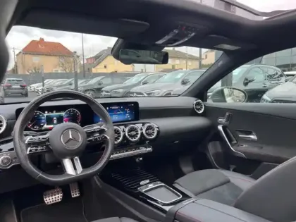 Photo 10 Mercedes Classe A 200 AMG Line