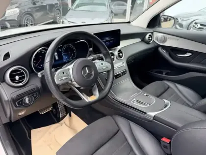 Photo 18 Mercedes Classe GLC GLC 300e 4MATIC SUV AMG Line
