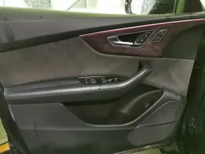 Photo 14 Audi Q8 Gén. I Ph1 S line 5