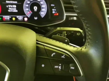 Photo 19 Audi Q8 Gén. I Ph1 S line 5