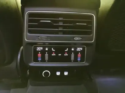 Photo 12 Audi Q8 Gén. I Ph1 S line 5