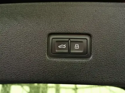 Photo 10 Audi Q8 Gén. I Ph1 S line 5