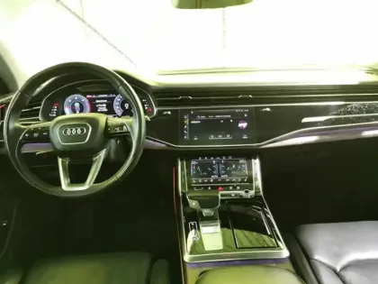 Photo 8 Audi Q8 Gén. I Ph1 S line 5
