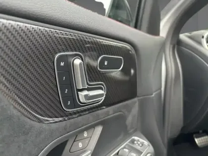 Photo 12 Mercedes GLA 200 d AMG Line