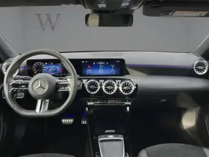 Photo 12 Mercedes Classe A 180 d AMG Line