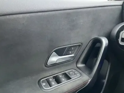 Photo 14 Mercedes Classe A 180 d AMG Line