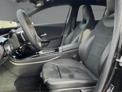 Photo 15 Mercedes Classe A 180 d AMG Line