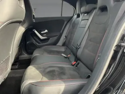 Photo 16 Mercedes Classe A 180 d AMG Line