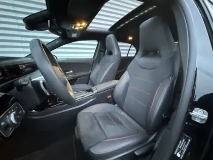 Photo 15 Mercedes Classe A 180 d AMG Line