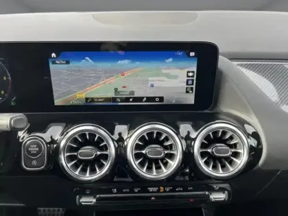 Photo 18 Mercedes Classe B 180 d AMG Line Edition