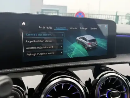 Photo 20 Mercedes Classe A 180 d AMG Line