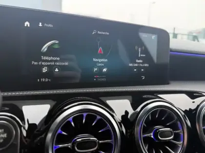 Photo 15 Mercedes Classe A 180 d AMG Line