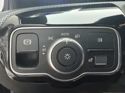 Photo 21 Mercedes Classe A 180 d AMG Line