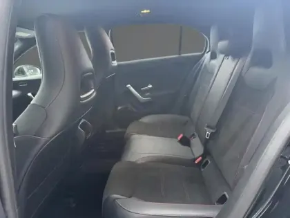 Photo 25 Mercedes Classe A 180 d AMG Line