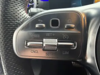 Photo 16 Mercedes Classe A 180 d AMG Line