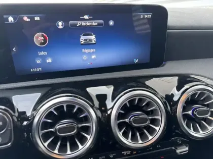 Photo 17 Mercedes Classe A 180 AMG Line