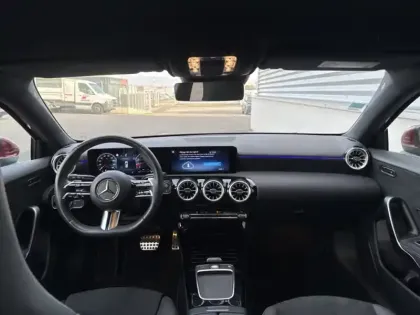 Photo 10 Mercedes Classe A 180 AMG Line