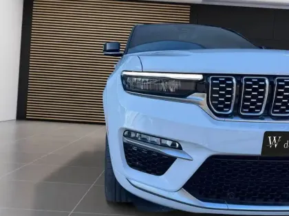 Photo 9 Jeep Grand Cherokee Summit Reserve Plug-In-Hybrid 