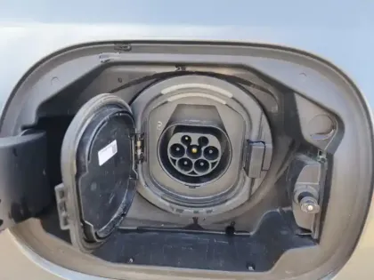 Photo 12 Mercedes Classe C  300 e Hybrid EQ Berli