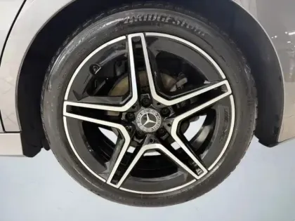 Photo 8 Mercedes Classe A 200 d AMG Line