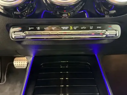 Photo 14 Mercedes GLA 200 d AMG Line