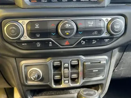 Photo 30 Jeep Wrangler 2.2 CRDI 200 Unlimited Sahara 