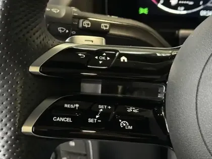 Photo 32 Mercedes GLA 250 e Hybrid EQ AMG Line