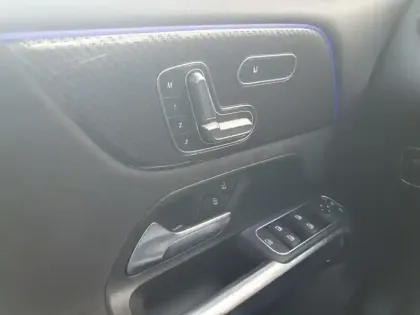 Photo 13 Mercedes GLB 200 d AMG Line