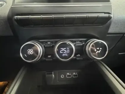 Photo 18 Mitsubishi Colt Gén. VIII Ph1 Business 5