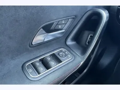 Photo 23 Mercedes Classe A 250 e AMG Line