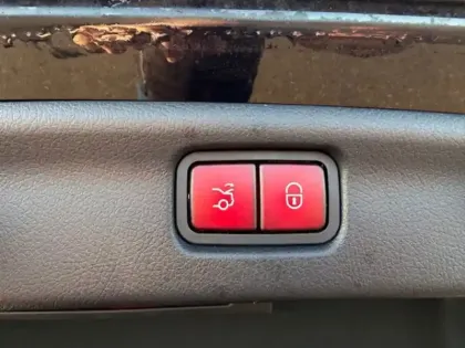 Photo 12 Mercedes Classe C 200 d AMG Line