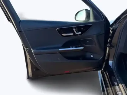 Photo 20 Mercedes Classe C Gén. V (W206) Ph1 AMG Line 4