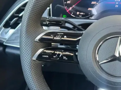 Photo 15 Mercedes Classe E  300 de Hybrid EQ AMG 