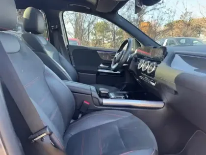 Photo 6 Mercedes GLA 200 d AMG Line