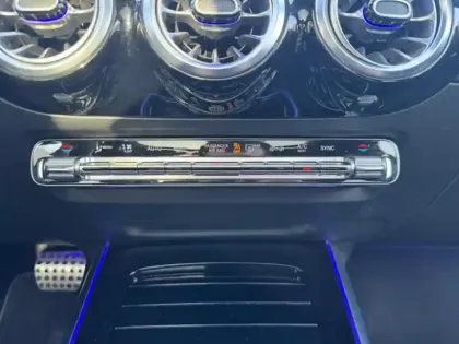 Photo 5 Mercedes GLA 200 d AMG Line