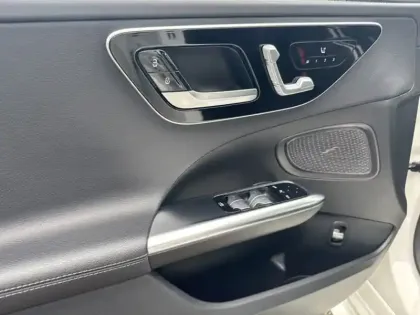 Photo 10 Mercedes Classe C  220 d Berline AMG Lin