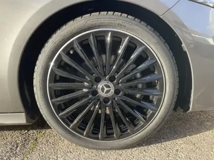 Photo 8 Mercedes Classe A 200 d AMG Line