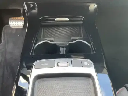 Photo 16 Mercedes Classe A 200 d AMG Line