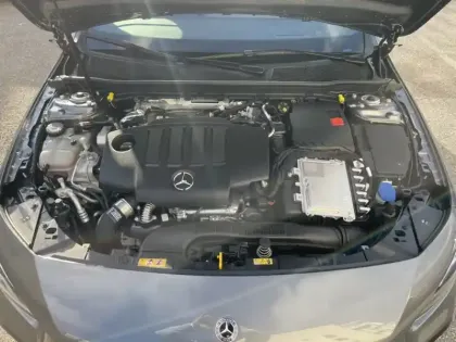 Photo 19 Mercedes Classe A 200 d AMG Line