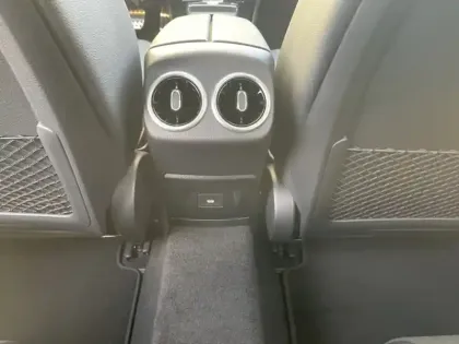 Photo 18 Mercedes Classe A 200 d AMG Line