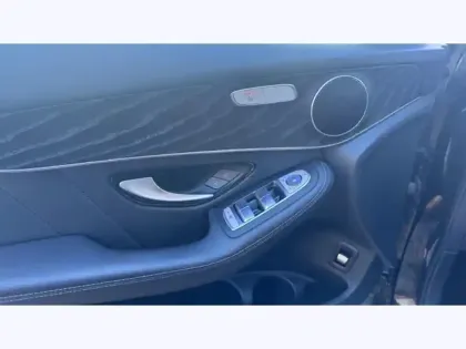 Photo 22 Mercedes Classe GLC GLC 300de 4MATIC SUV AMG Line