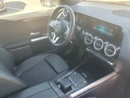 Photo 22 Mercedes EQA 250+ Edition