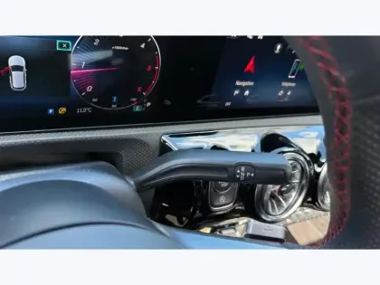 Photo 16 Mercedes Classe A 200 d AMG Line