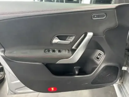 Photo 36 Mercedes CLA  250 e Hybrid EQ Coupé AMG 