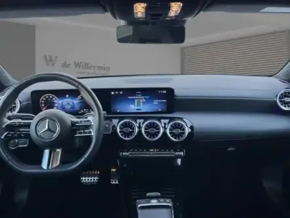 Photo 21 Mercedes CLA  250 e Hybrid EQ Coupé AMG 