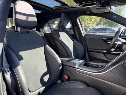 Photo 18 Mercedes Classe C  300 e Hybrid EQ Berli