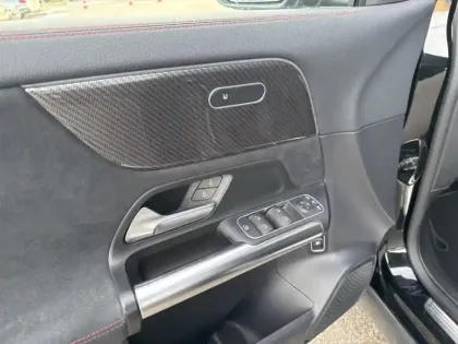 Photo 16 Mercedes GLA 220 d 4MATIC AMG Line