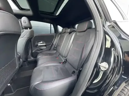 Photo 15 Mercedes GLA 220 d 4MATIC AMG Line