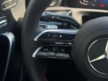Photo 13 Mercedes Classe A 200 d AMG Line