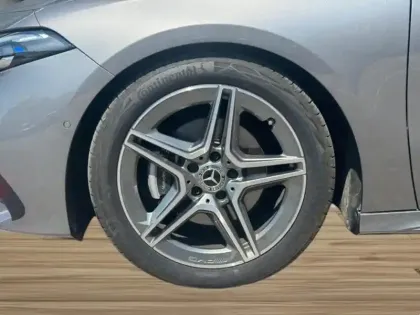 Photo 8 Mercedes Classe A 200 d AMG Line